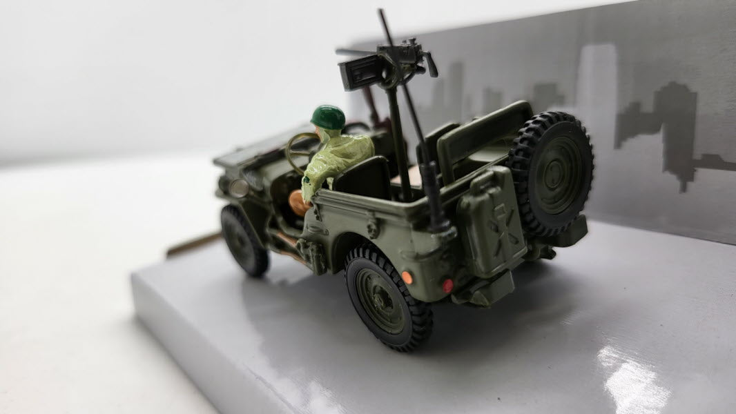Cararama: Jeep Willys Open Top Gun + Man - Schaal 1:43
