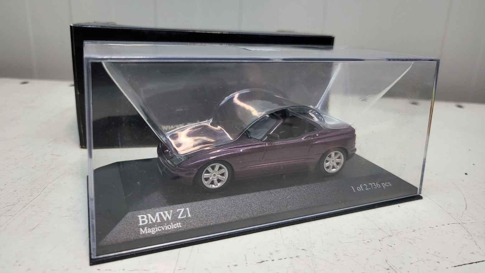Minichamps BMW Z1 1987 Paars Metallic - Schaal 1:43