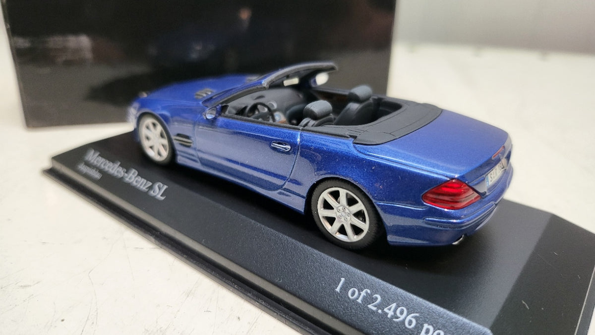 Minichamps Mercedes-Benz SL Blauw Metallic 2001 - Schaal 1:43