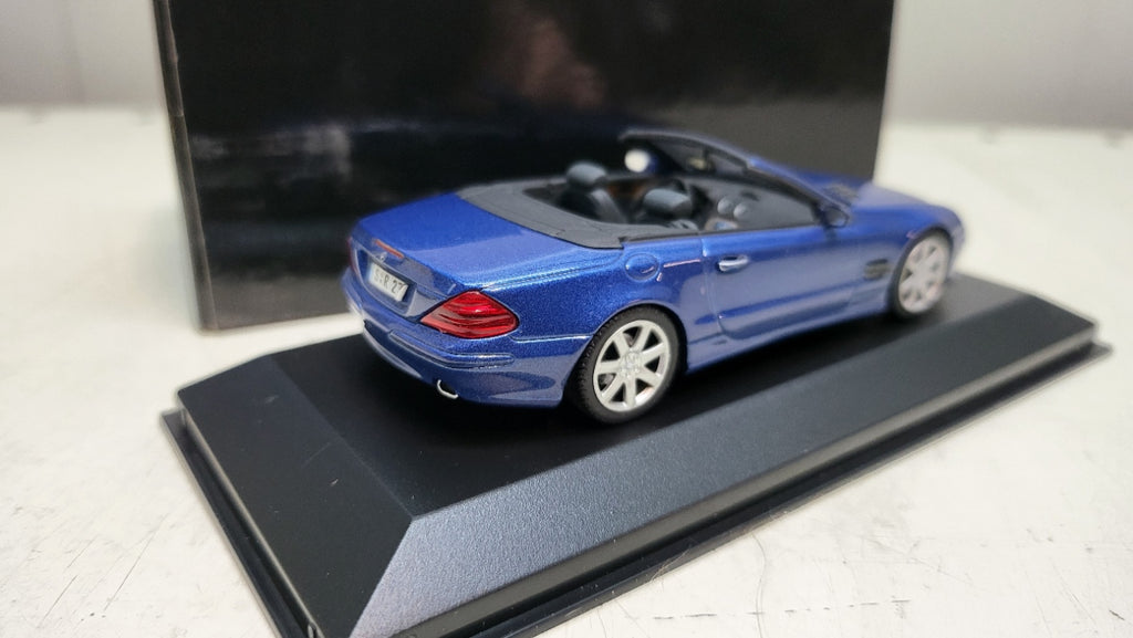 Minichamps Mercedes-Benz SL Blauw Metallic 2001 - Schaal 1:43