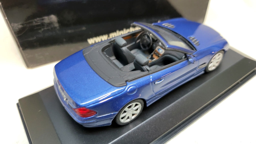 Minichamps Mercedes-Benz SL Blauw Metallic 2001 - Schaal 1:43