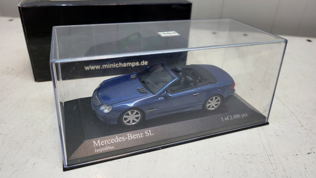 Minichamps Mercedes-Benz SL Blauw Metallic 2001 - Schaal 1:43