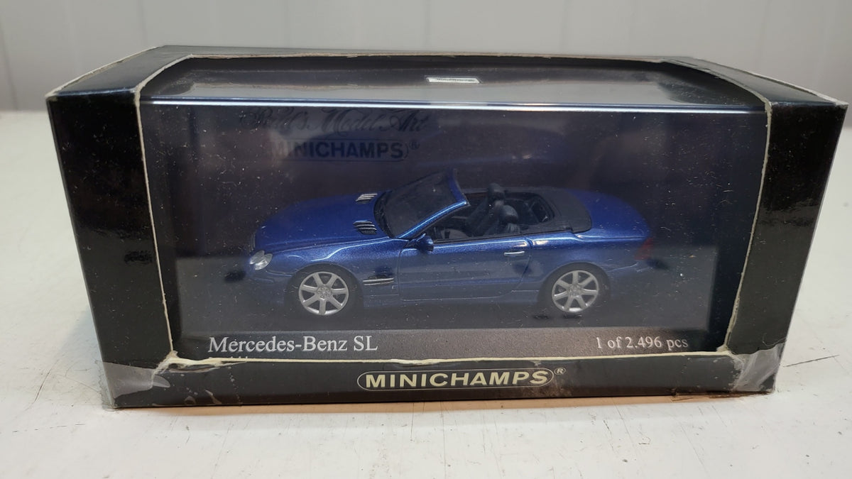 Minichamps Mercedes-Benz SL Blauw Metallic 2001 - Schaal 1:43