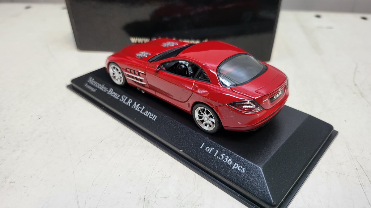 Minichamps MERCEDES SLR McLaren 2003 Feueropal Rot