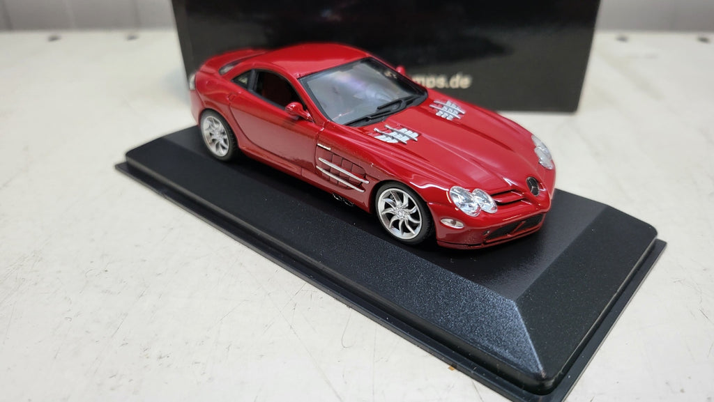 Minichamps MERCEDES SLR McLaren 2003 Feueropal Rot