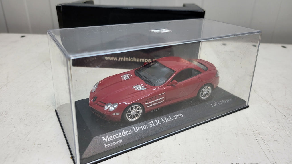 Minichamps MERCEDES SLR McLaren 2003 Feueropal Rot