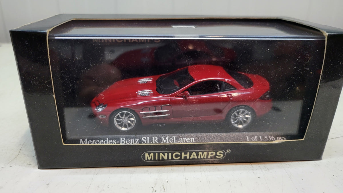 Minichamps MERCEDES SLR McLaren 2003 Feueropal Rot