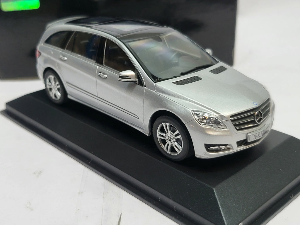 Minichamps Mercedes-Benz R-Class 2010 Zilver Metallic - 1:43