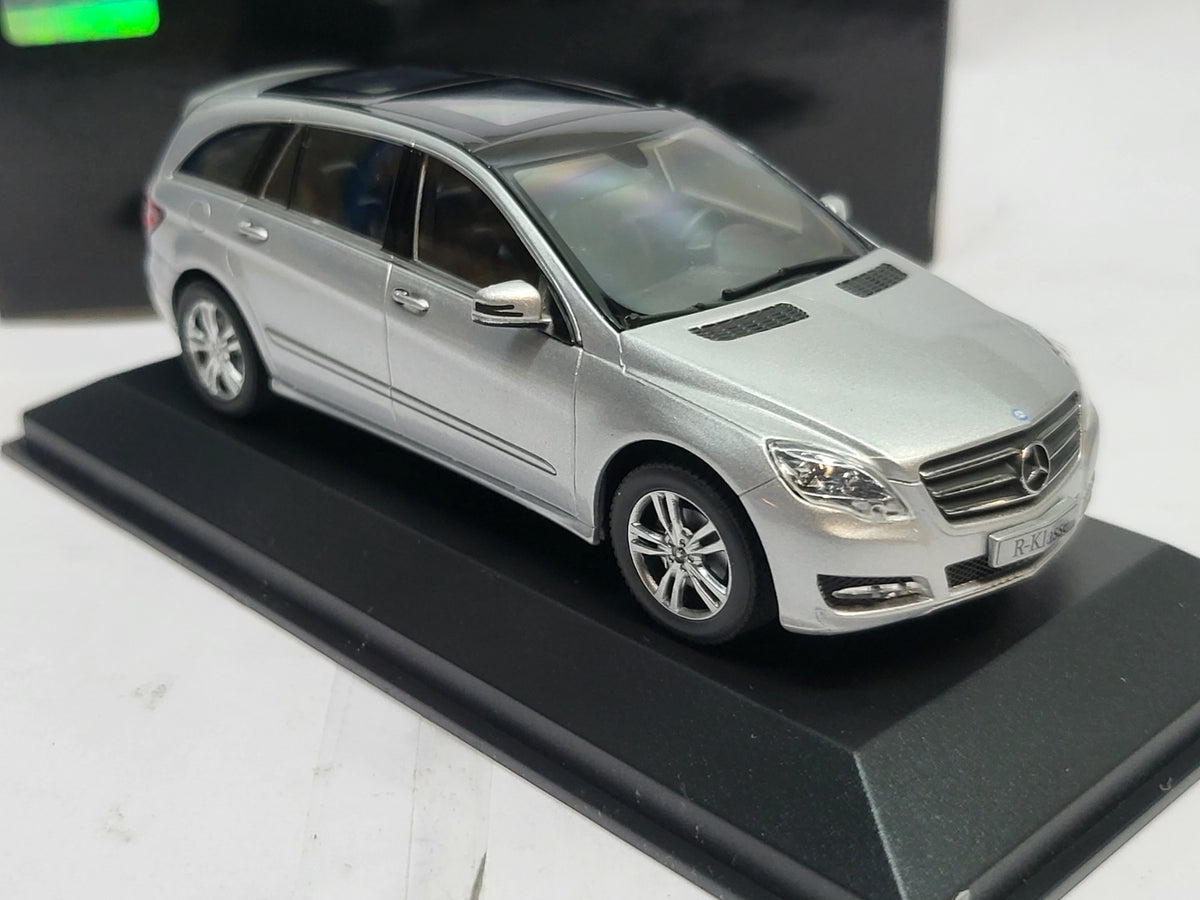 Minichamps Mercedes-Benz R-Class 2010 Zilver Metallic - 1:43