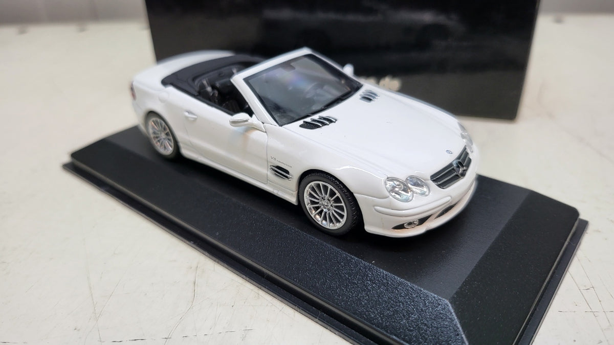 Minichamps Mercedes-Benz SL55 AMG Wit 2007 - Schaal 1:43