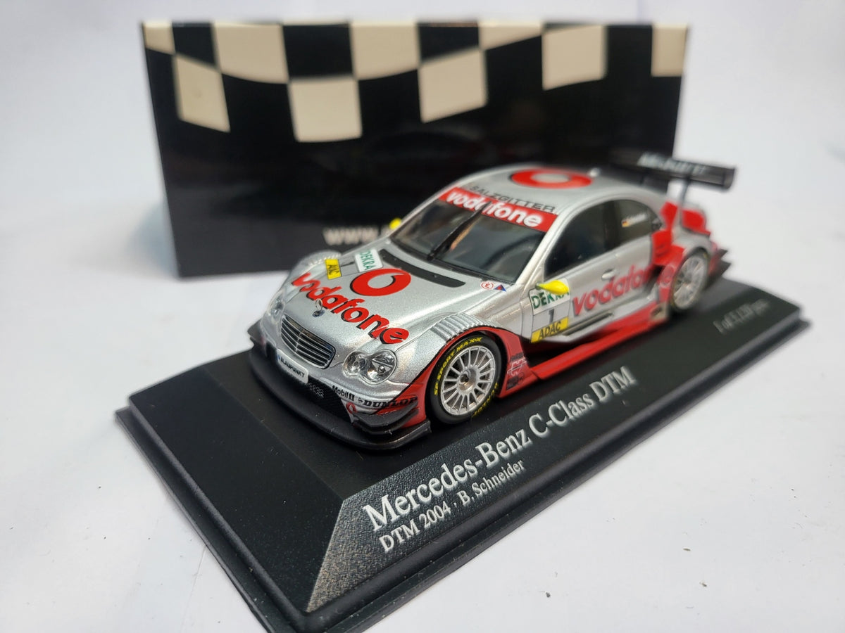 Minichamps Mercedes C-Class DTM 2004 Bernd Schneider #1 - 1:43