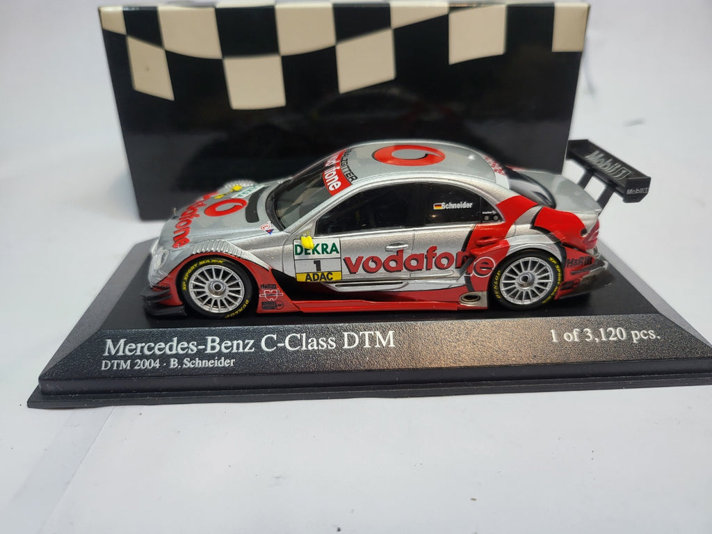 Minichamps Mercedes C-Class DTM 2004 Bernd Schneider #1 - 1:43