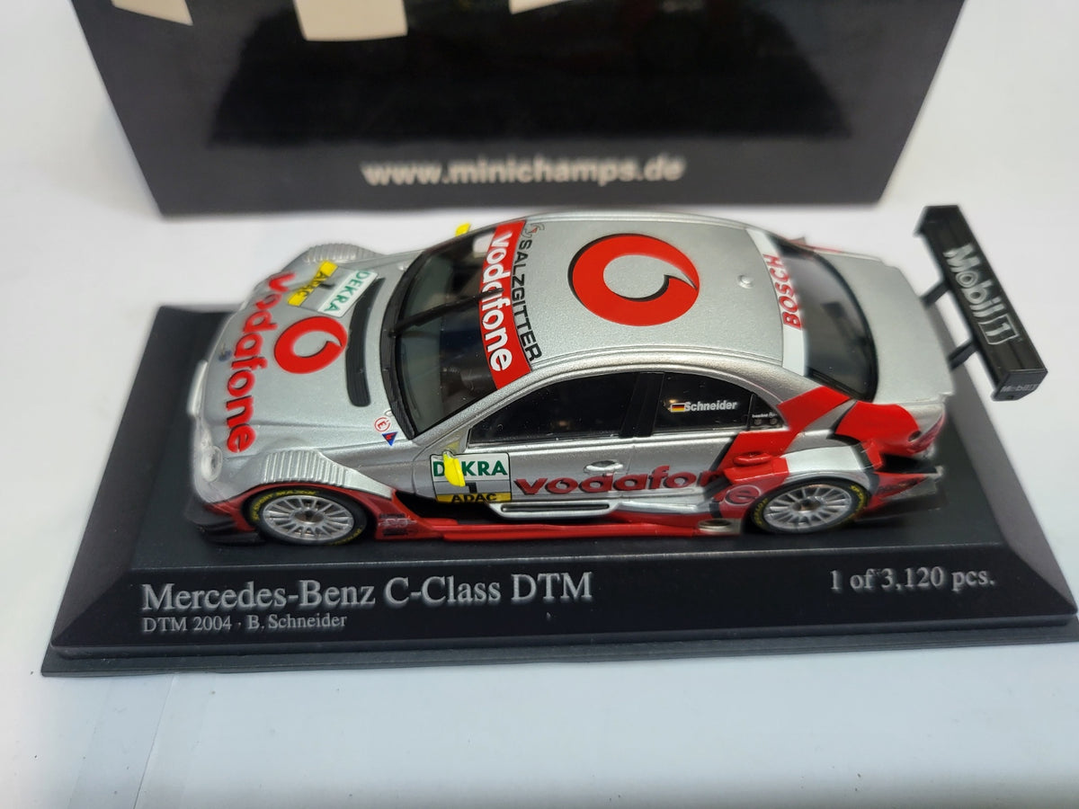 Minichamps Mercedes C-Class DTM 2004 Bernd Schneider #1 - 1:43