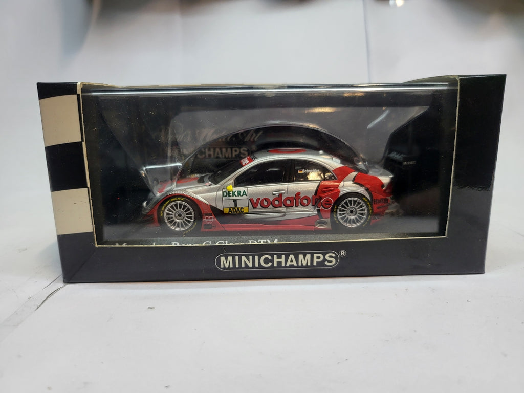 Minichamps Mercedes C-Class DTM 2004 Bernd Schneider #1 - 1:43