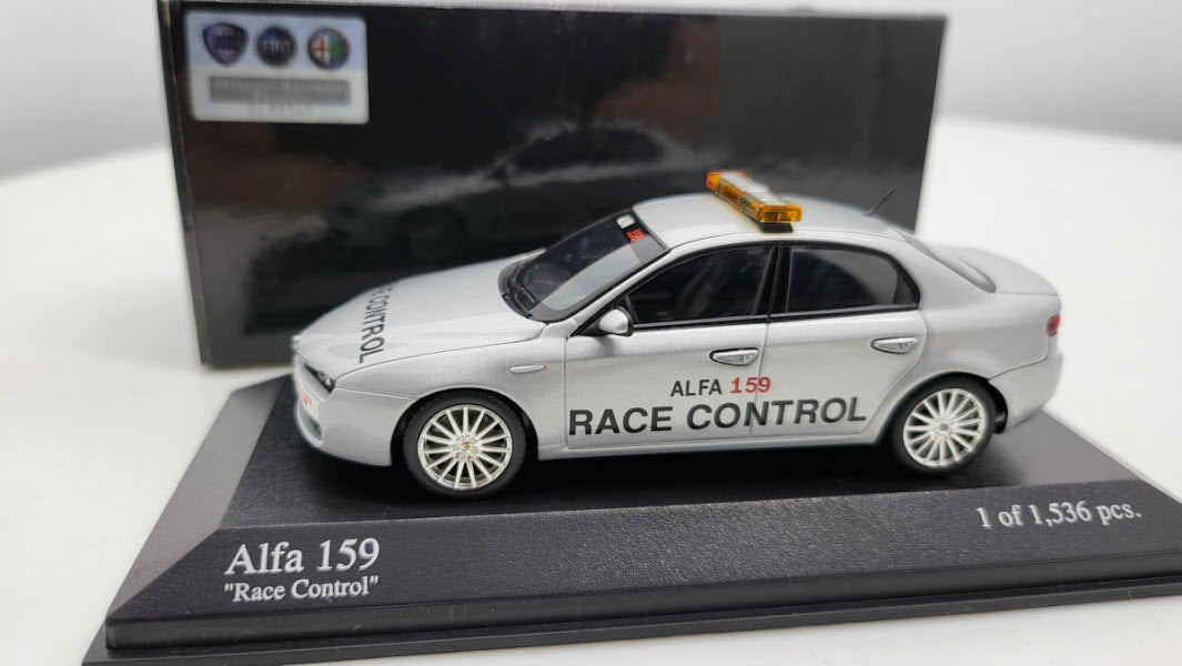 Minichamps Alfa Romeo 159 "Race Control" Grijs 2006 – 1:43