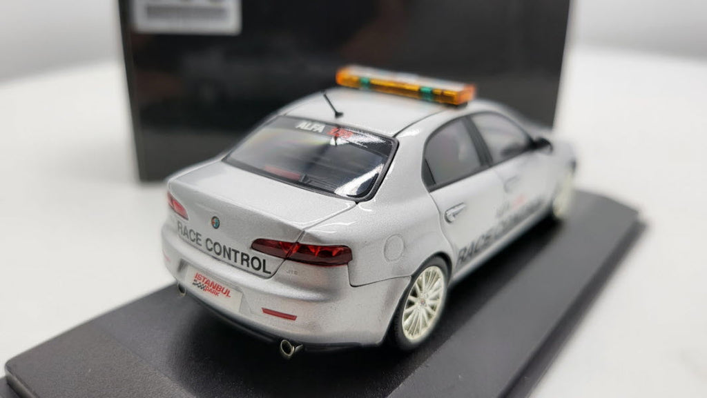 Minichamps Alfa Romeo 159 "Race Control" Grijs 2006 – 1:43