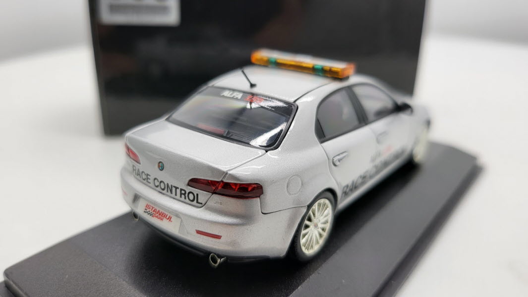 Minichamps Alfa Romeo 159 "Race Control" Grijs 2006 – 1:43