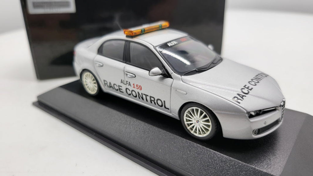 Minichamps Alfa Romeo 159 "Race Control" Grijs 2006 – 1:43