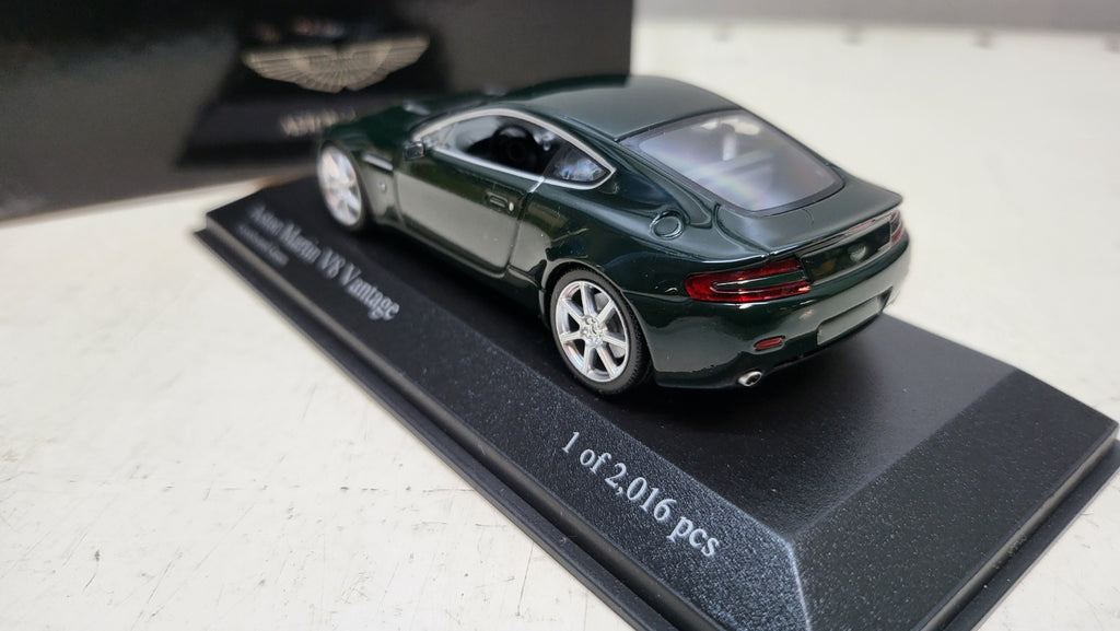 Minichamps: Aston Martin V8 Vantage (2005) Goodwood Green - Schaal 1:43