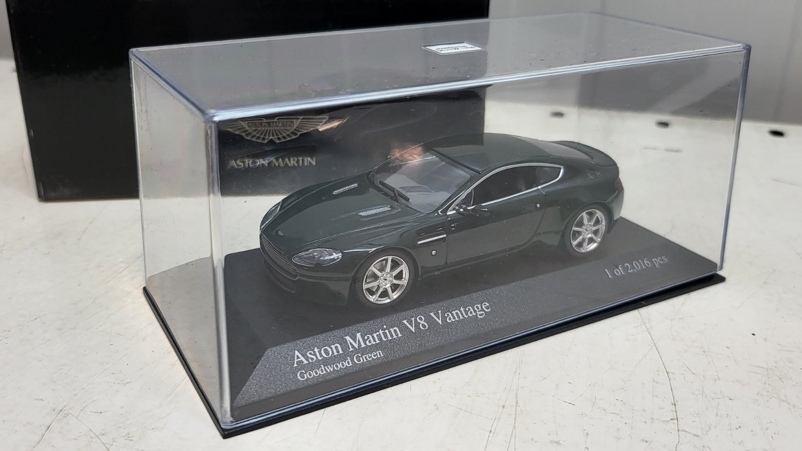 Minichamps: Aston Martin V8 Vantage (2005) Goodwood Green - Schaal 1:43