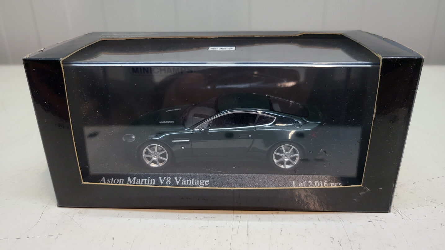 Minichamps: Aston Martin V8 Vantage (2005) Goodwood Green - Schaal 1:43