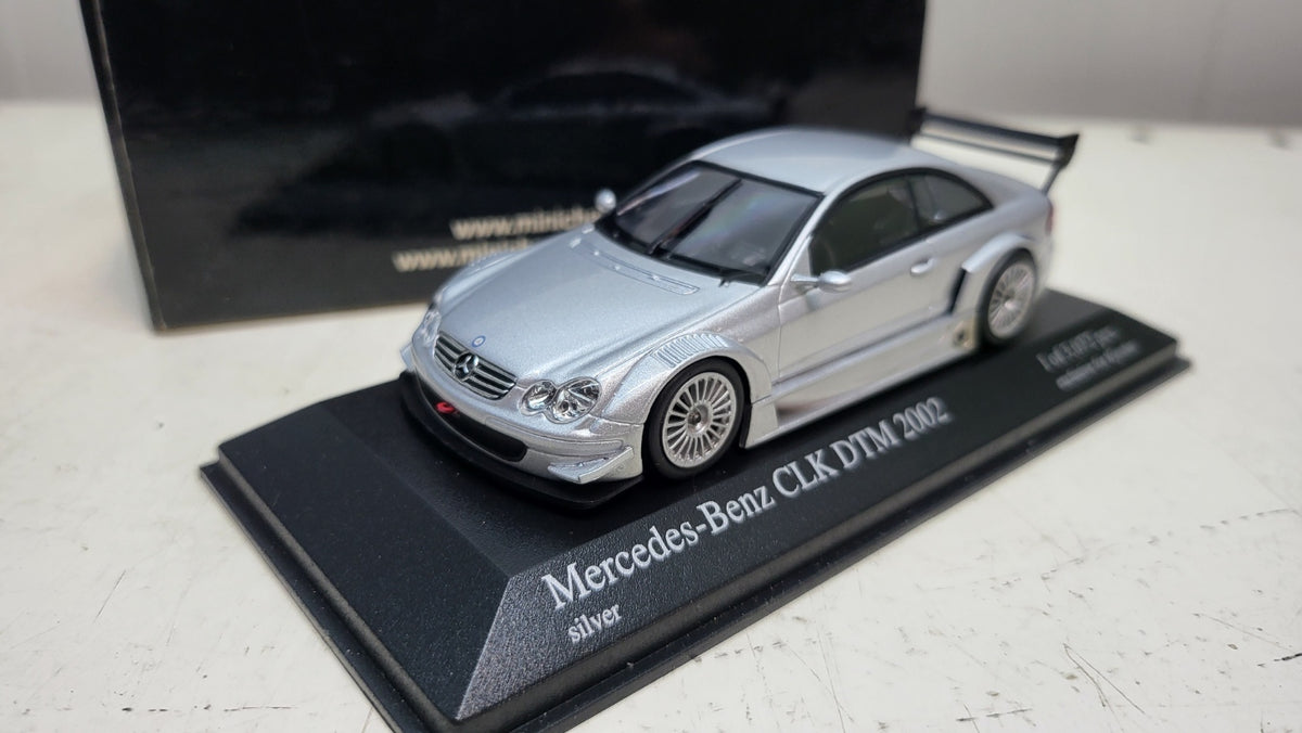 Minichamps Mercedes-Benz CLK Coupé DTM 2002 Zilver Metallic - Schaal 1:43