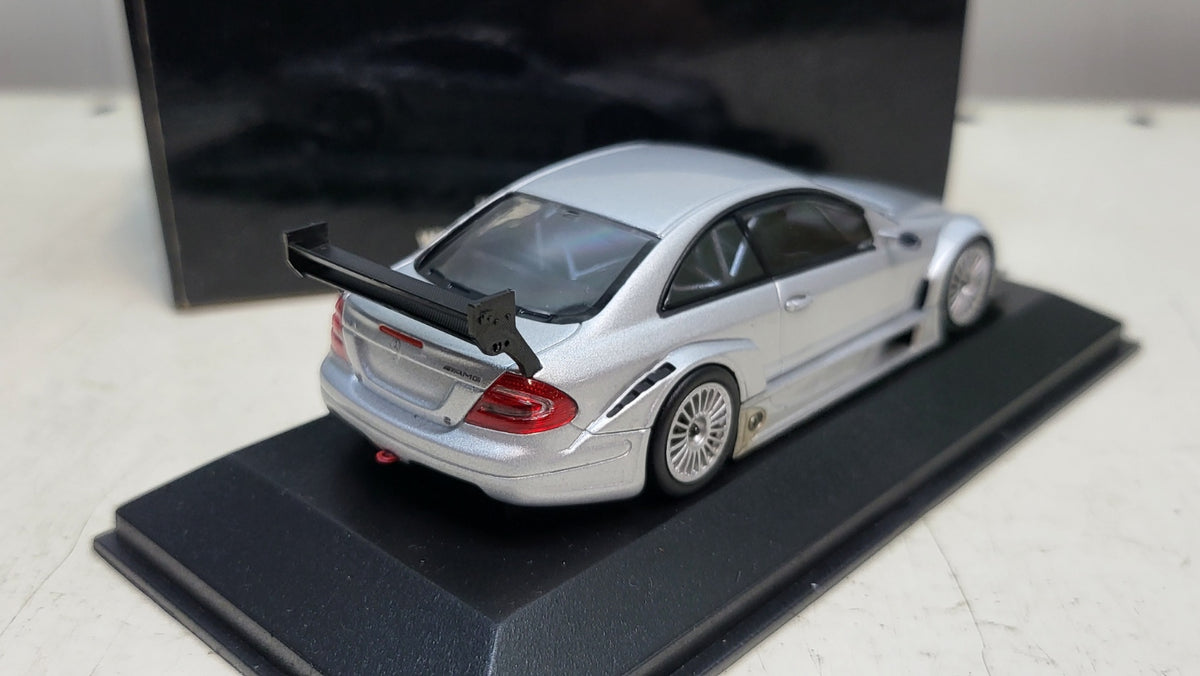 Minichamps Mercedes-Benz CLK Coupé DTM 2002 Zilver Metallic - Schaal 1:43