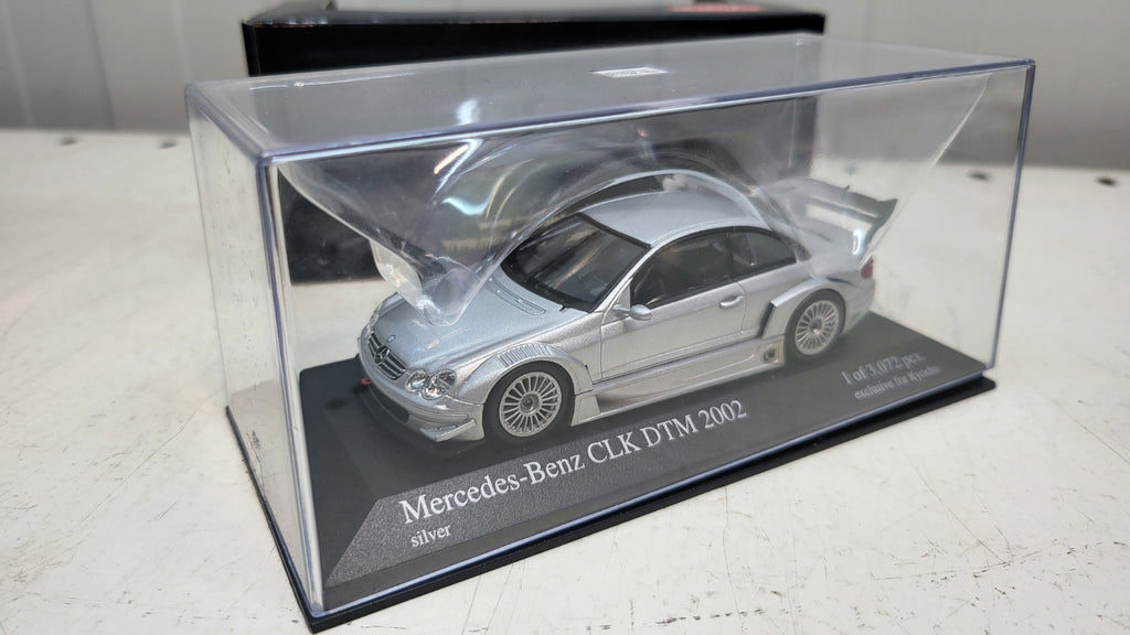 Minichamps Mercedes-Benz CLK Coupé DTM 2002 Zilver Metallic - Schaal 1:43