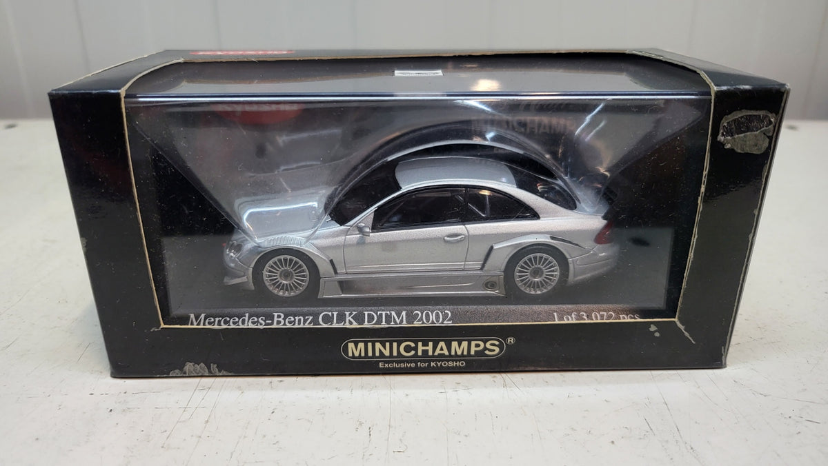 Minichamps Mercedes-Benz CLK Coupé DTM 2002 Zilver Metallic - Schaal 1:43