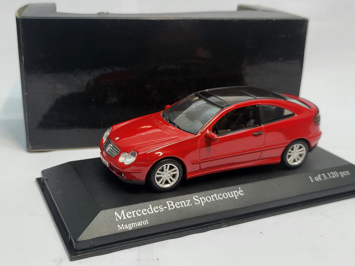 Minichamps Mercedes-Benz Sportcoupé 2001 Magma Rood - 1:43
