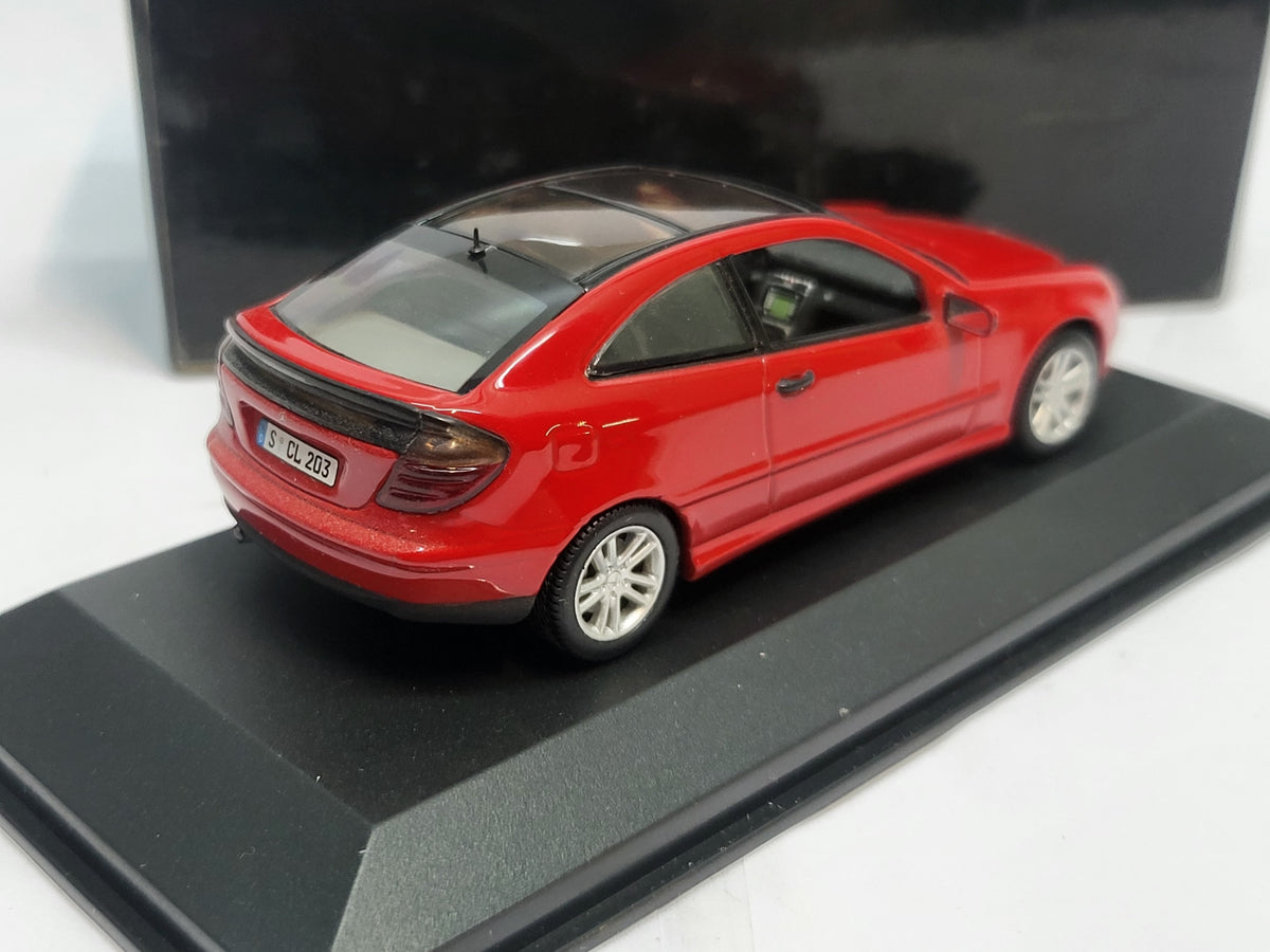 Minichamps Mercedes-Benz Sportcoupé 2001 Magma Rood - 1:43