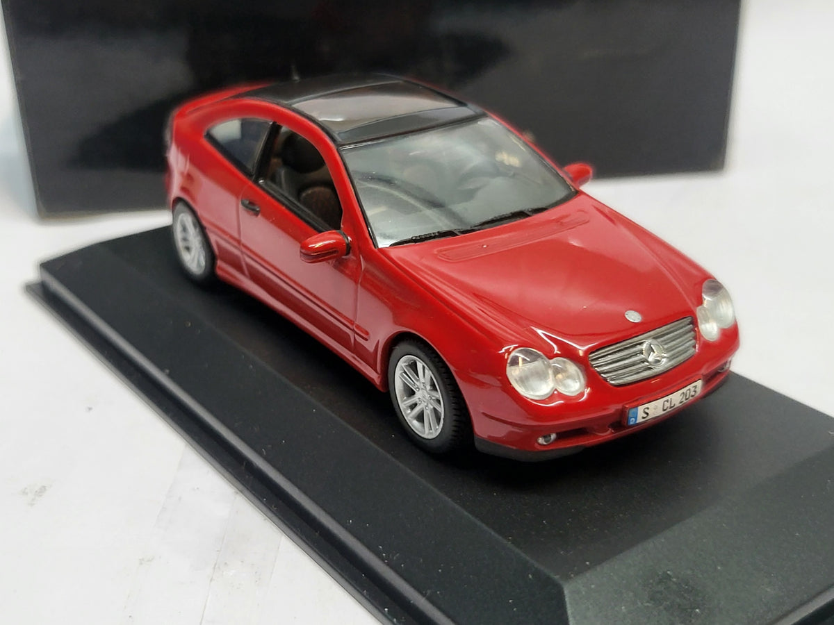 Minichamps Mercedes-Benz Sportcoupé 2001 Magma Rood - 1:43