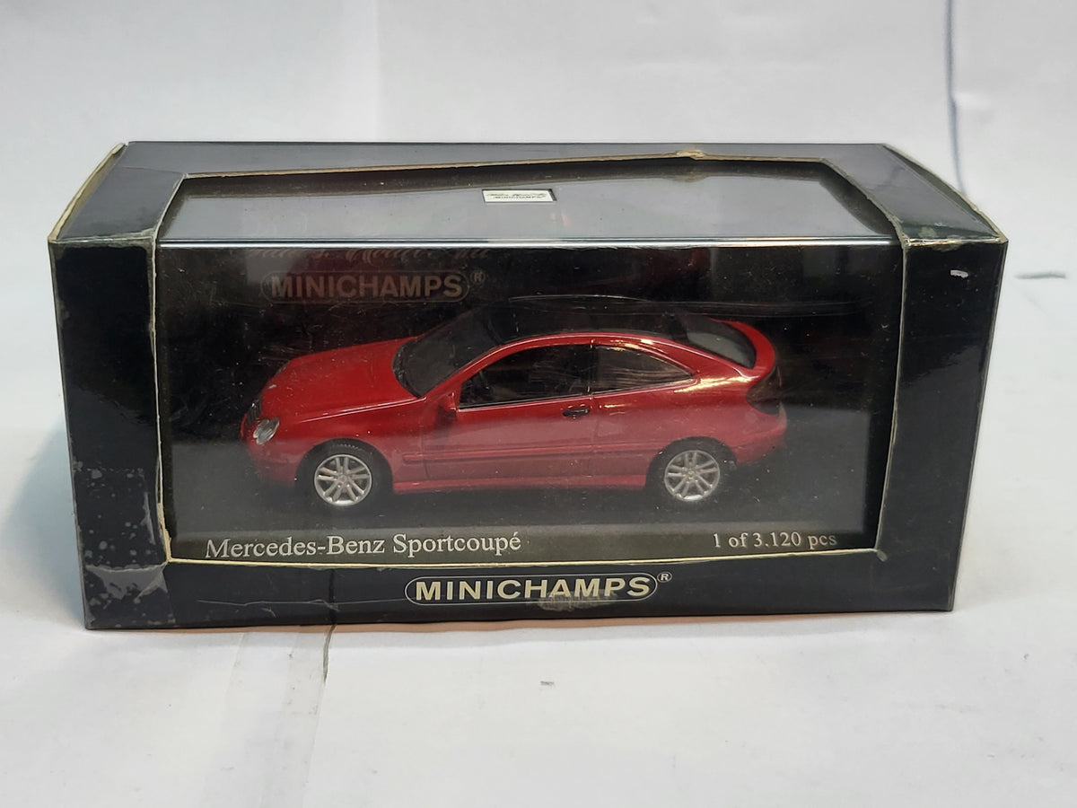 Minichamps Mercedes-Benz Sportcoupé 2001 Magma Rood - 1:43