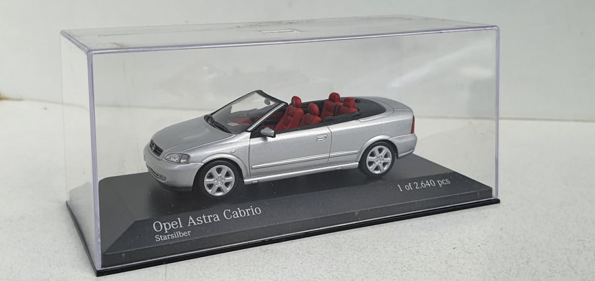 Minichamps Opel Astra Cabriolet Zilver 2000 - Schaal 1:43