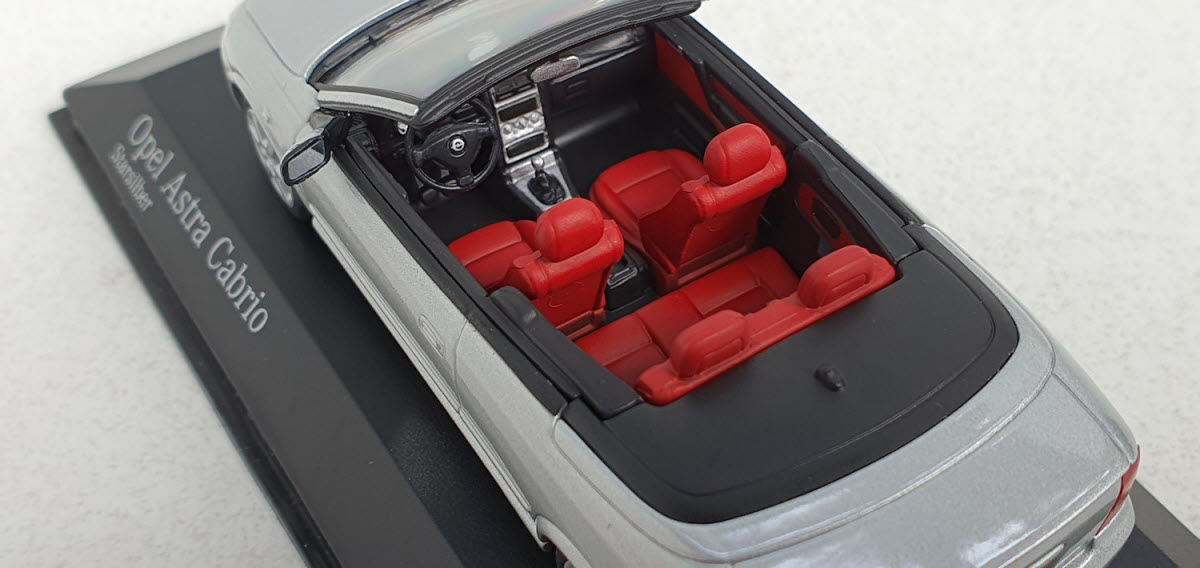 Minichamps Opel Astra Cabriolet Zilver 2000 - Schaal 1:43