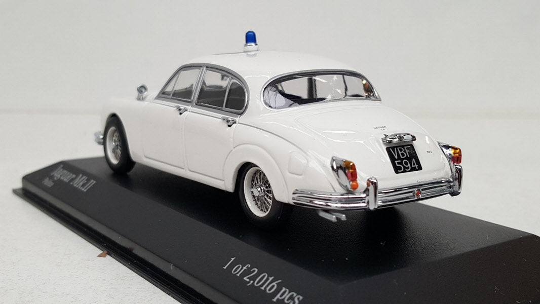Minichamps Jaguar MK II Police Wit 1959 - Schaal 1:43