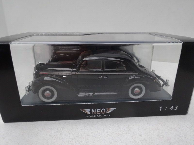 NEO Scale Models Opel Admiral Limousine Zwart 1938-1939 - Schaal 1:43