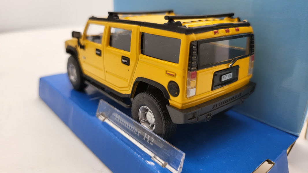Cararama: Hummer H2 Geel - Schaal 1:43