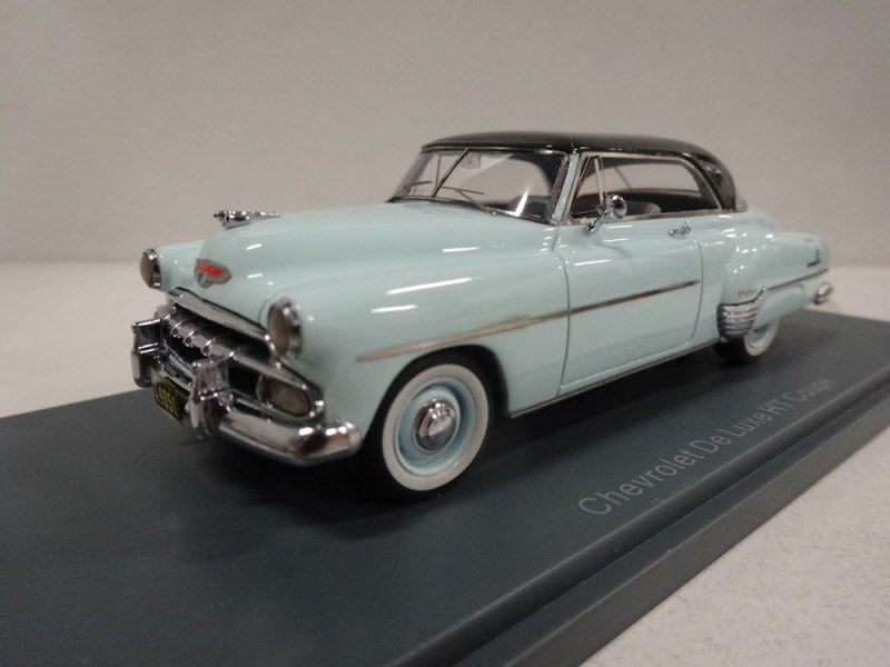 NEO Scale Models Chevrolet Styleline HT Coupe Pale Blue/Black 1952 - Schaal 1:43