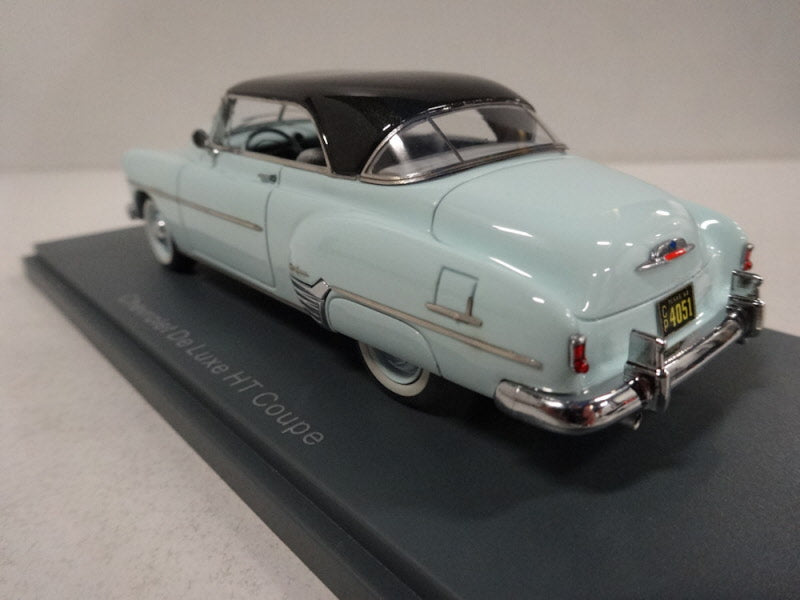 NEO Scale Models Chevrolet Styleline HT Coupe Pale Blue/Black 1952 - Schaal 1:43