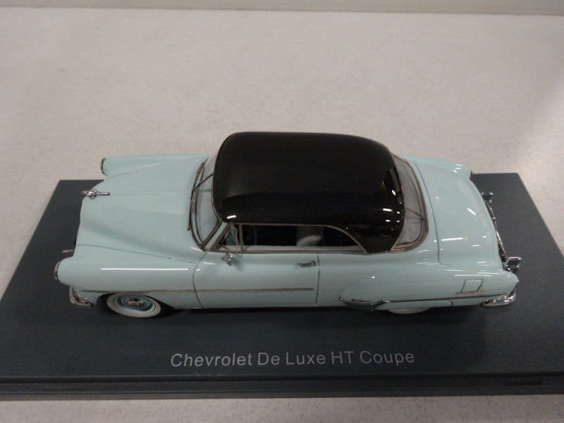 NEO Scale Models Chevrolet Styleline HT Coupe Pale Blue/Black 1952 - Schaal 1:43
