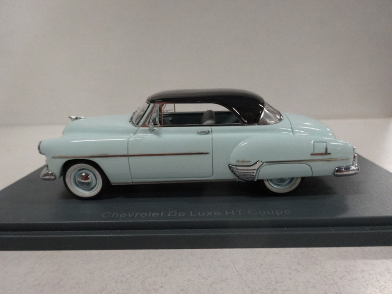 NEO Scale Models Chevrolet Styleline HT Coupe Pale Blue/Black 1952 - Schaal 1:43