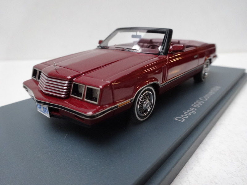 NEO Scale Models Dodge 600 Convertible Red Metallic 1983-1986 - Schaal 1:43