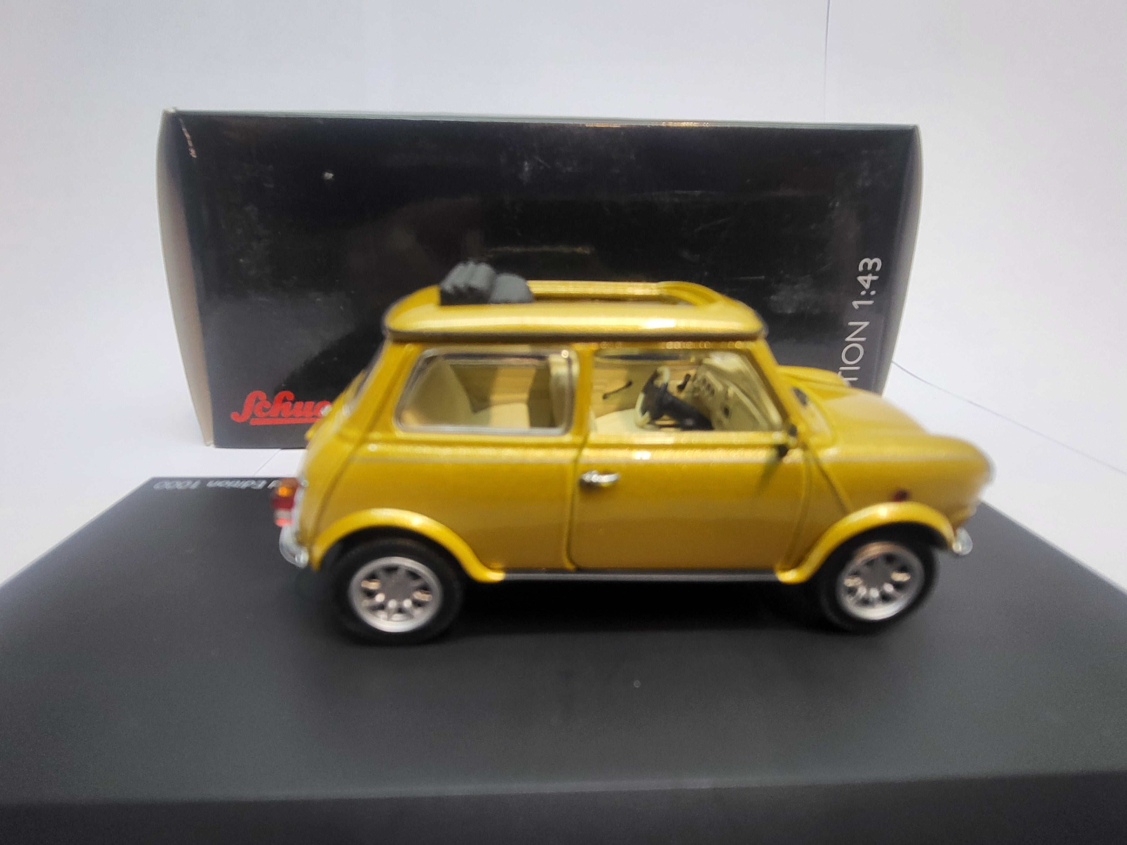 Schuco Austin Mini Cooper Gold - Schaal 1:43 - Limited Edition