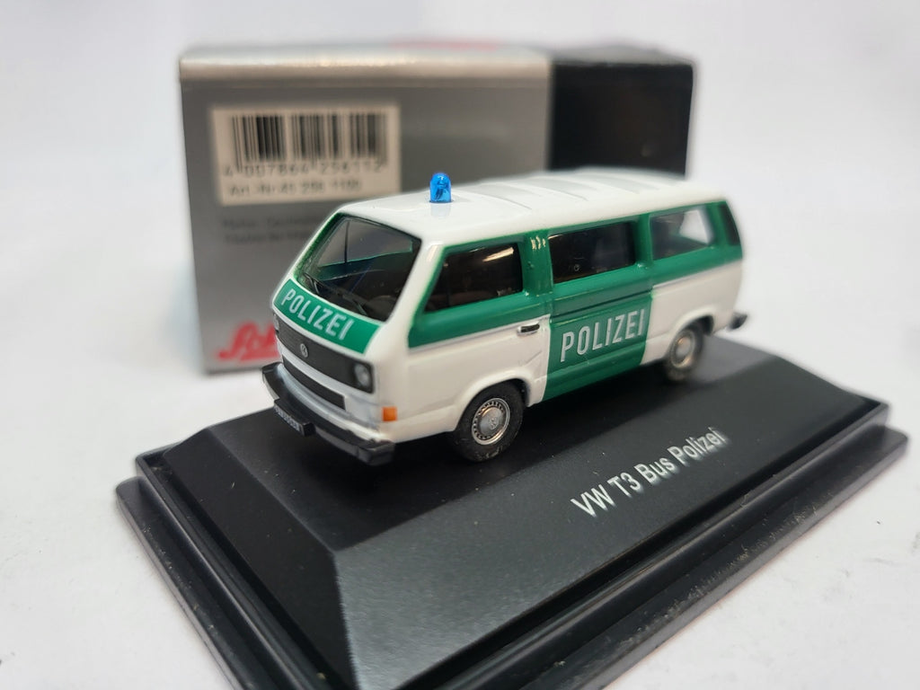 Volkswagen T3 Polizei Groen/Wit - Schuco 1:87