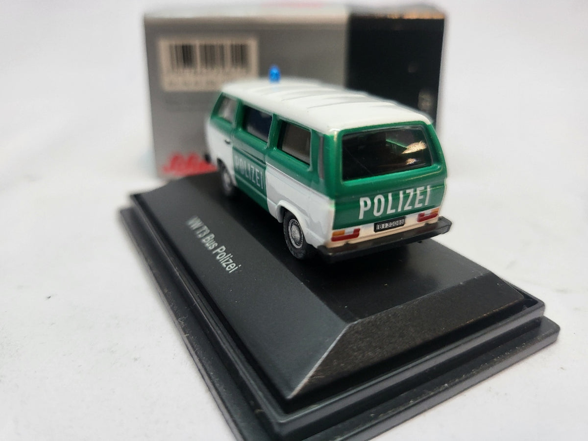 Volkswagen T3 Polizei Groen/Wit - Schuco 1:87