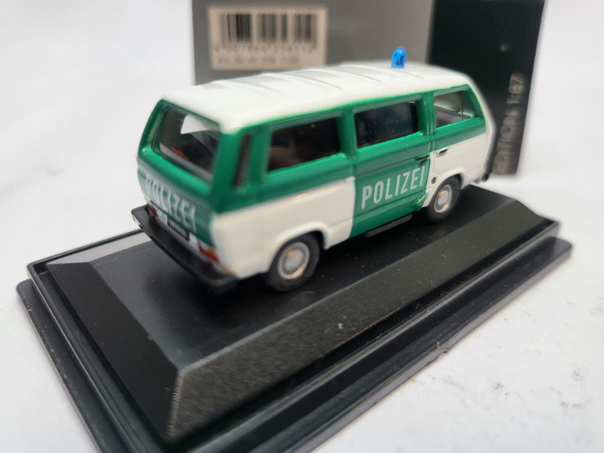 Volkswagen T3 Polizei Groen/Wit - Schuco 1:87