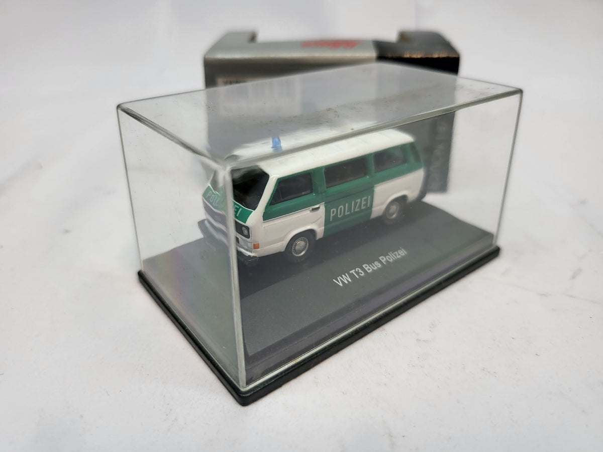 Volkswagen T3 Polizei Groen/Wit - Schuco 1:87
