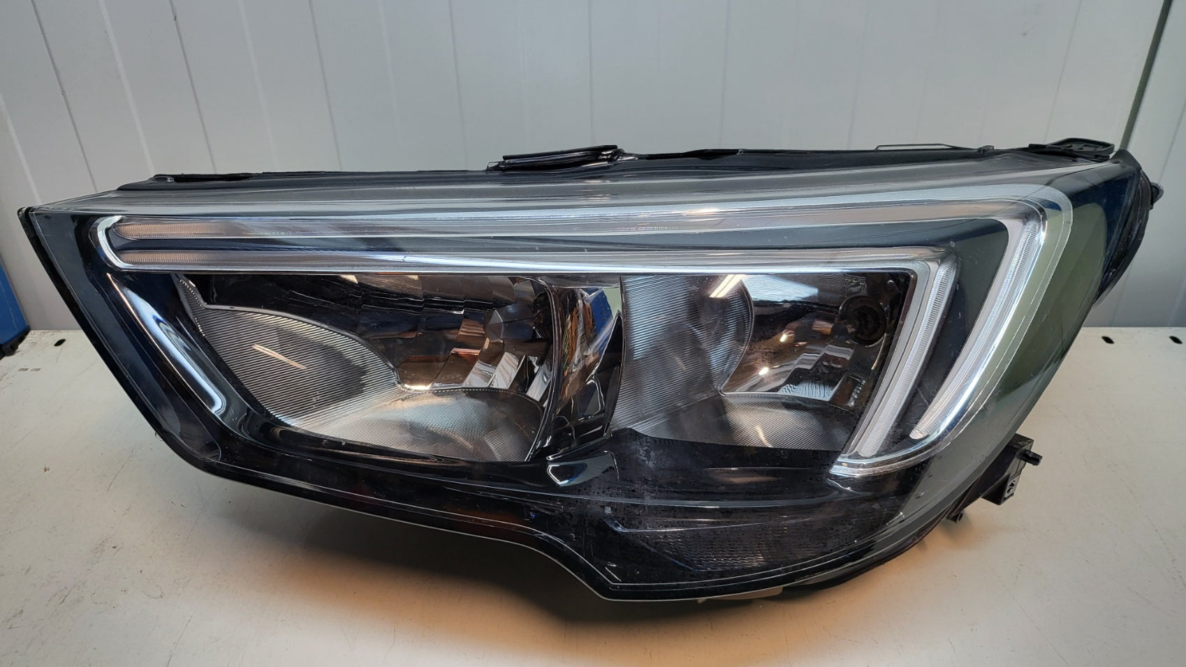 Koplamp links van een Opel Crossland X (Crossland X 17-) Gebruikt
