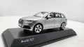 Spark: Audi Q7 Foil Silver - Schaal 1:43